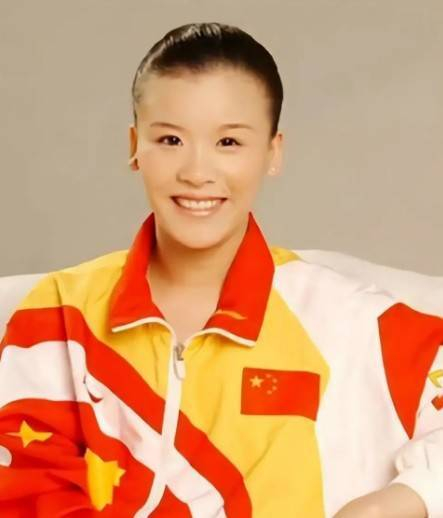 开云体育app-瘫痪28年桑兰现状：45岁仍白皙漂亮，嫁资产千万老公，儿子已12岁|黄健|全运会|跳马|摘金|体操_新浪体育_新浪新闻